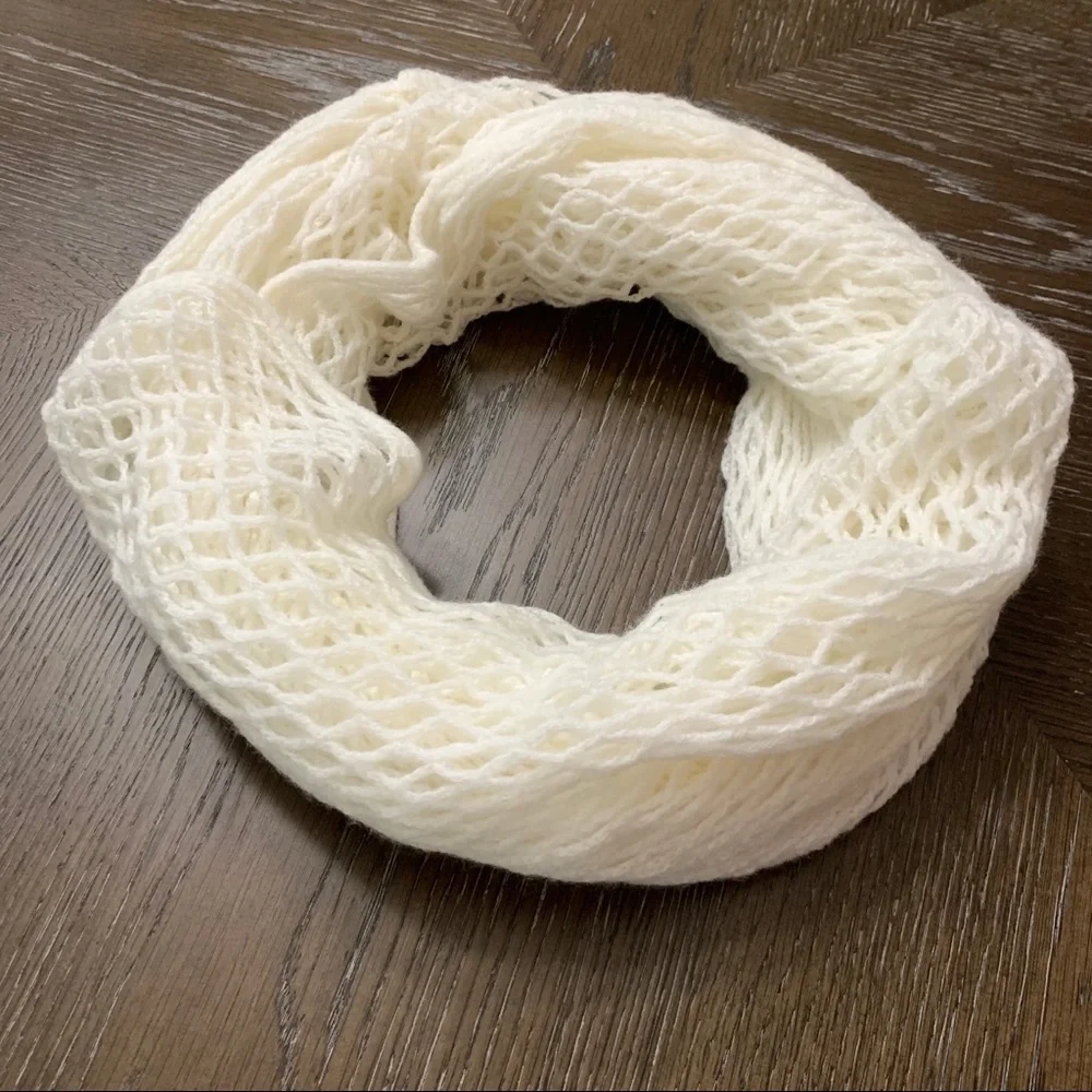 Off white knitted infinity scarf